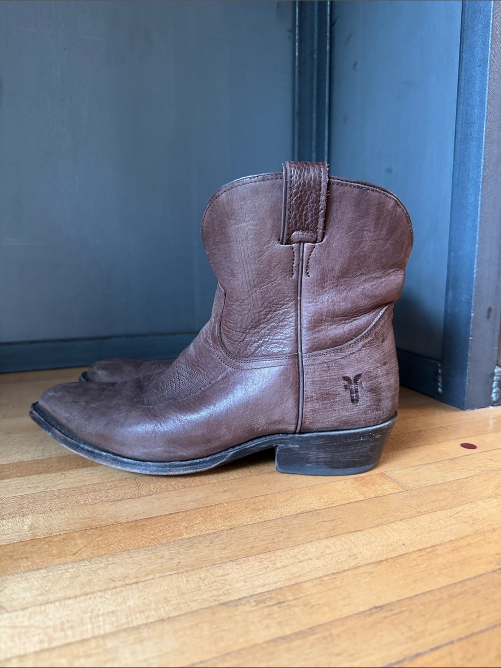 Frye Billy Short Brushed Leather